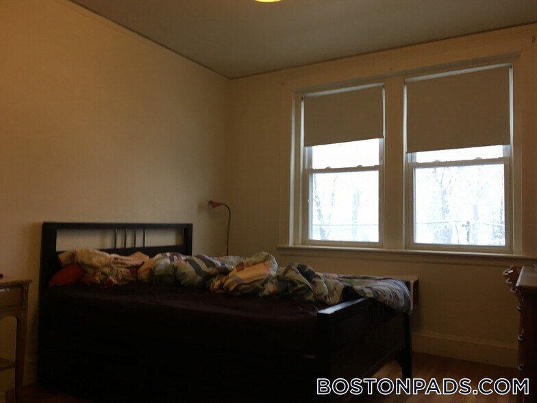 Primary Photo - 2045 Commonwealth Ave