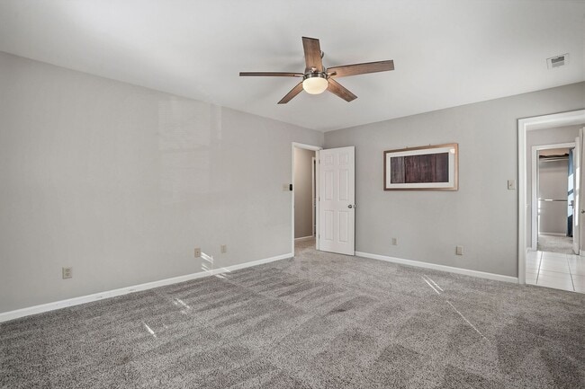 Building Photo - SPACIOUS AND BEAUTIFUL HOME IN DESIRABLE APEX