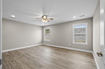 Building Photo - 311 Oak Grv Cir