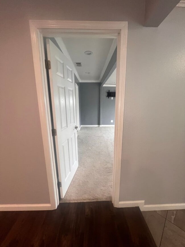 Building Photo - Beautiful 3 Bed / 2 Bath Home with Detached Bonus Space