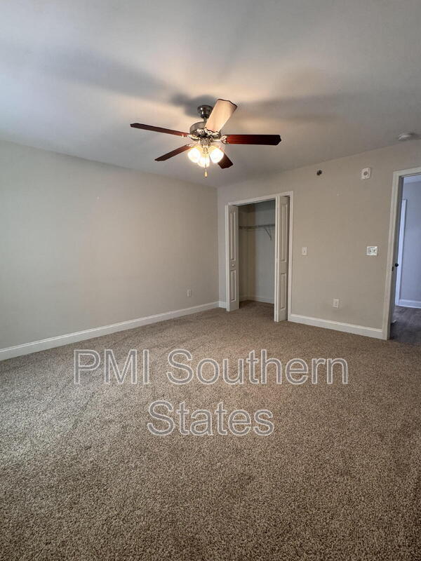 Building Photo - 200 Walnut Hill Dr