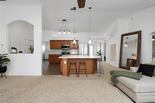 Building Photo - 10648 SW 38th Ave