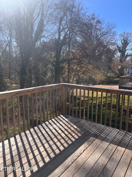 Building Photo - 355 W Outer Dr