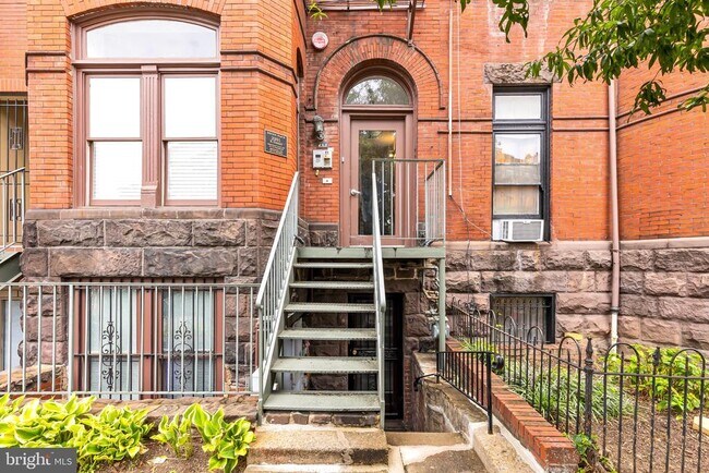 Building Photo - 2201 K St NW