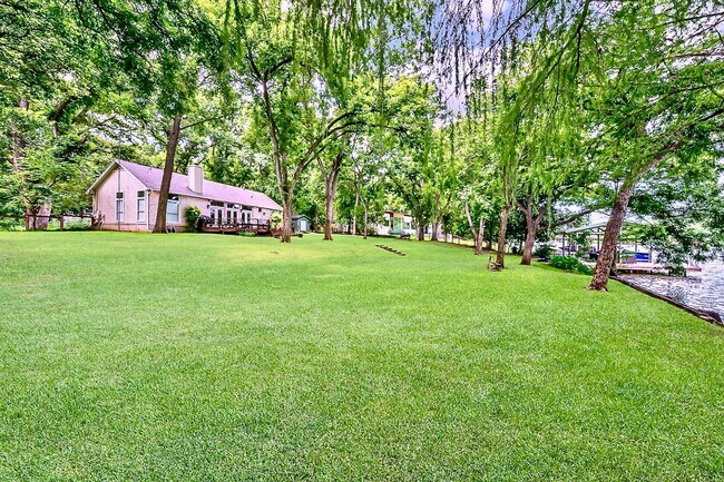 Building Photo - *** Lake Austin House * Waterfront * Lush 2 Acre Yard w/ Boat Dock * Pet Friendly * Fully Furnish...