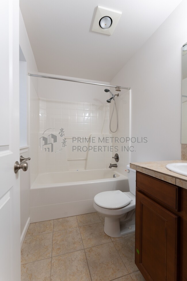 Building Photo - 8322 137th Ct NE