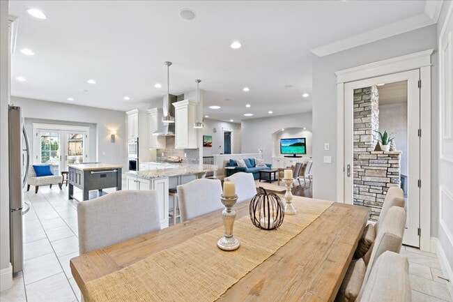 Building Photo - Stunning Custom Home in Gated Community!