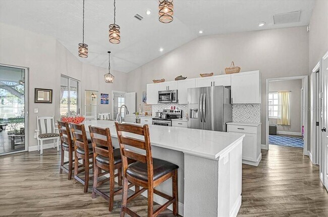 Building Photo - 4427 Highland Oaks Cir