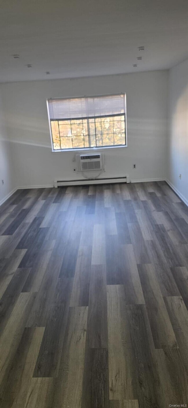 Building Photo - 29 Brittany Dr