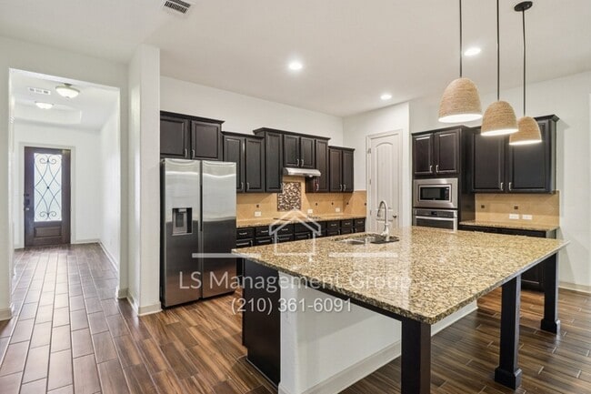 Building Photo - 1041 Water Oak