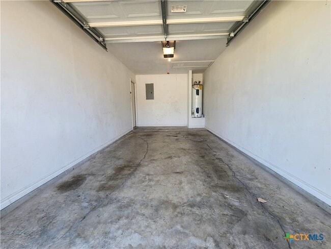 Building Photo - 3204 Toledo Dr
