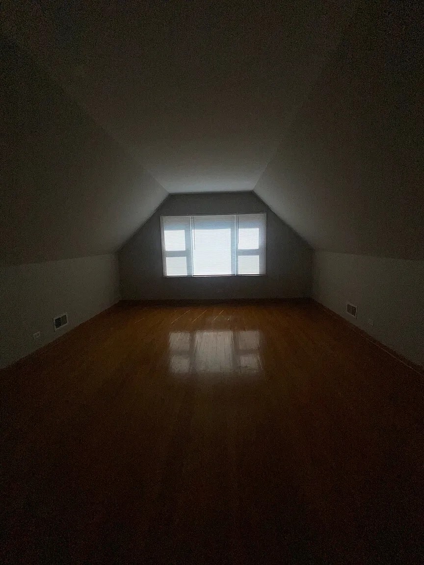 Building Photo - 5530 N Major Ave