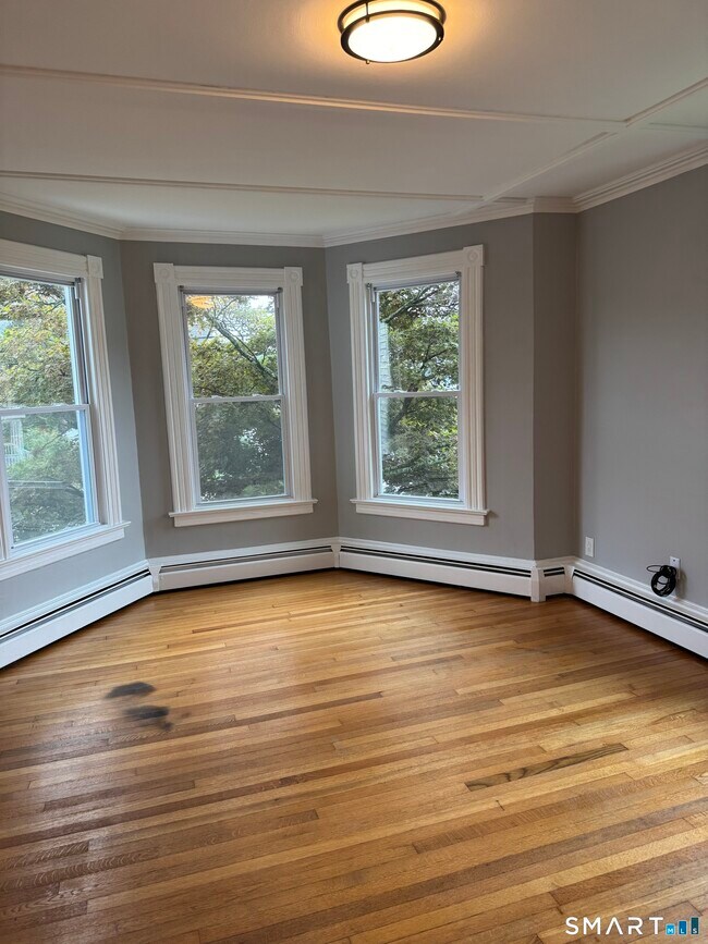 Building Photo - 275 Wakelee Ave