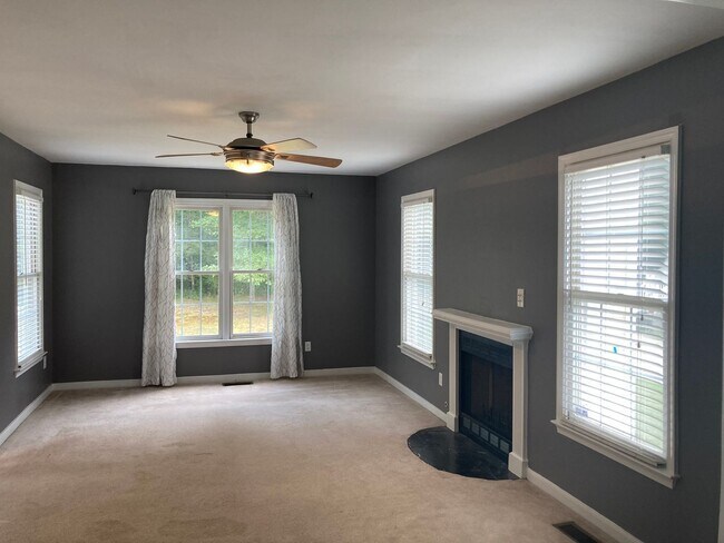 Building Photo - 5901 Tuskwillow Dr