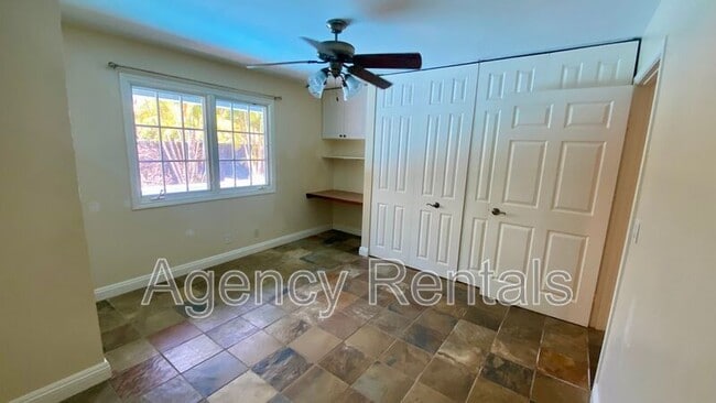 Building Photo - 575 N Kalaheo Ave