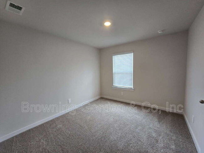 Building Photo - 4248 Skyridge Dr