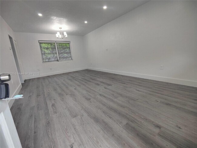 Building Photo - 2165 Bay Dr