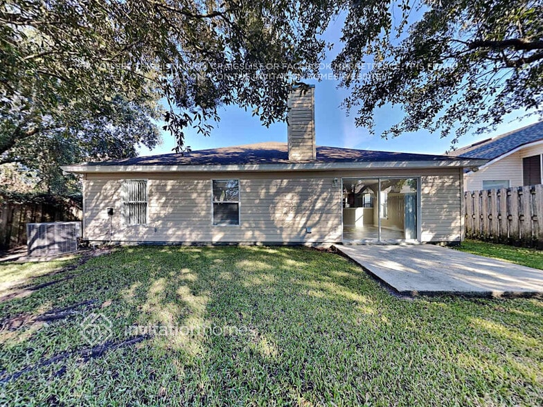 Building Photo - 1433 Woodland View Dr