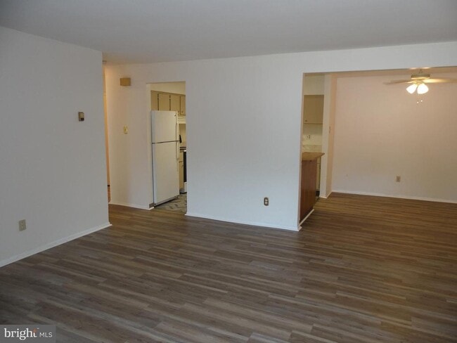 Building Photo - 1602 Raintree Ln