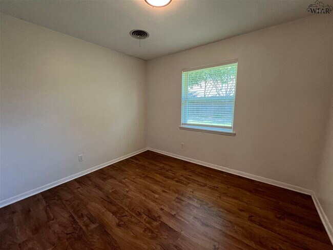 Building Photo - 3505 Regina Cir