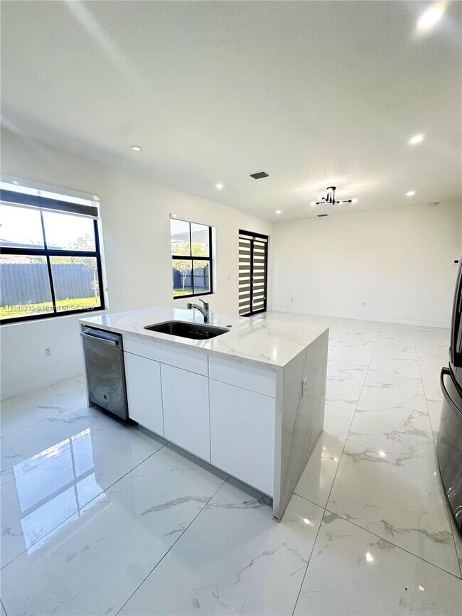 Building Photo - 1831 SW 145th Ave