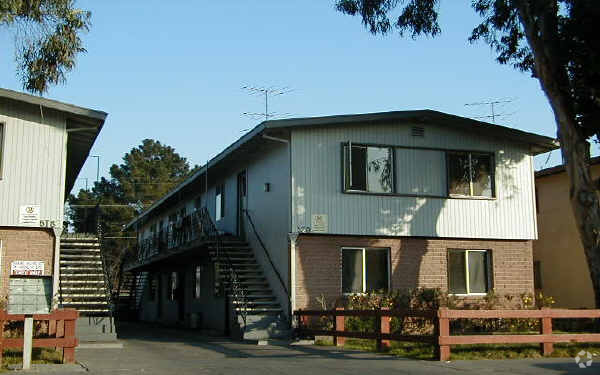 Building Photo - 518-520 S Willard Ave