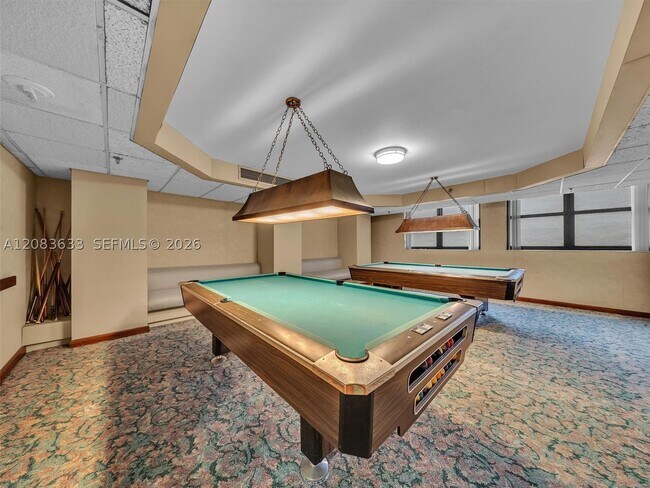 Building Photo - 2625 Collins Ave