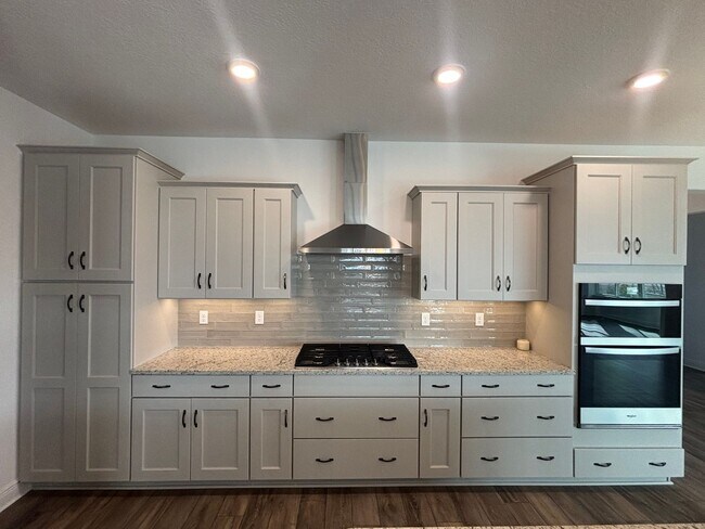 Building Photo - The best of the best in On Top of The World