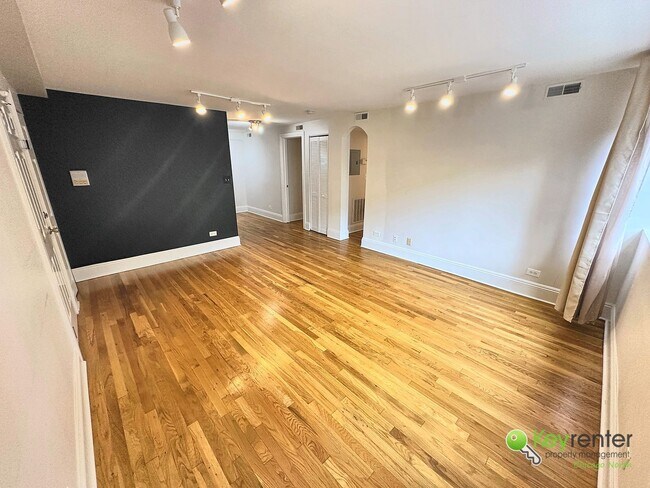 Building Photo - 1353 W Fargo Ave