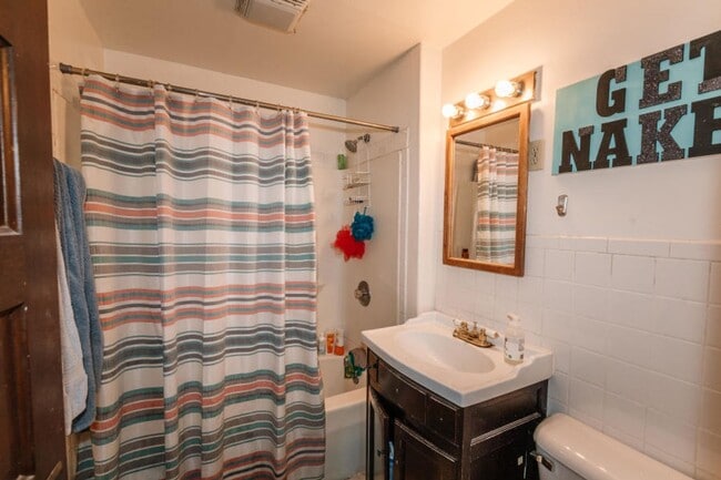 Building Photo - Farwell House