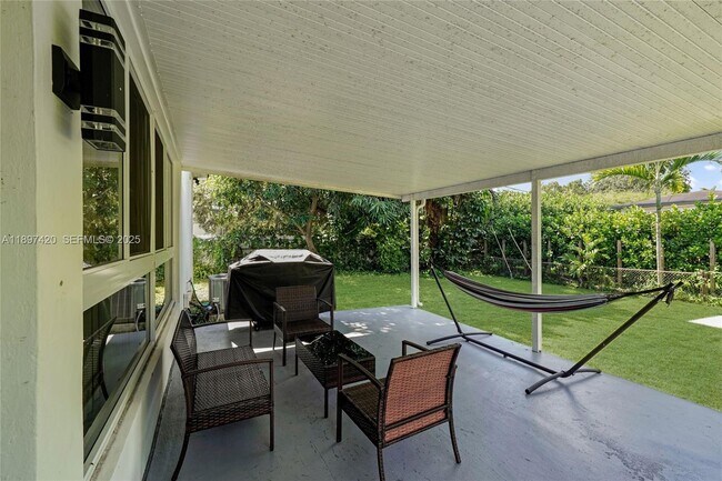 Building Photo - 12520 NE 1st Ct