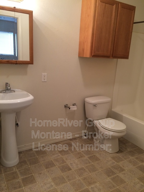 Building Photo - 2209 S 12th St W