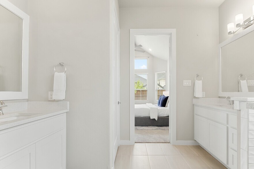 Building Photo - 3560 Rustic Oak Dr