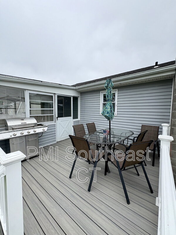 Building Photo - 223 Seneca Dr