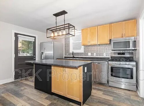 Building Photo - 4916 Jameson St