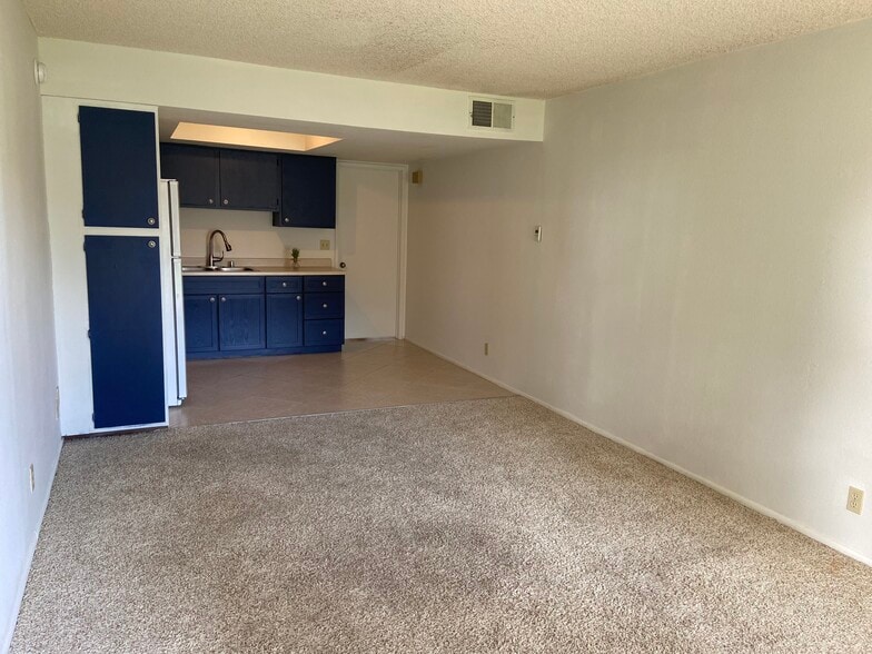 Primary Photo - 9645 Spyglass Ave