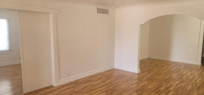 Building Photo - 3 bedroom in GLENDALE AZ 85301