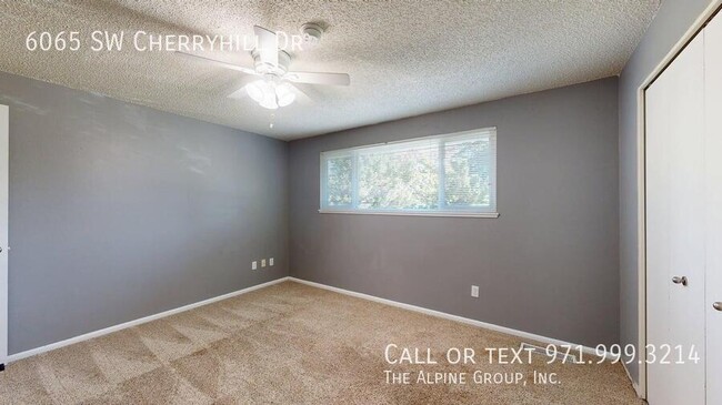 Building Photo - 6065 SW Cherryhill Dr