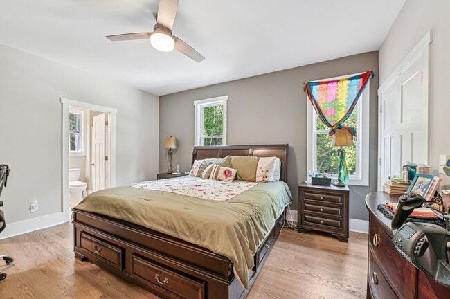 Building Photo - Luxury 5 Bed, 3.5 Bath Home on Large Lot !...