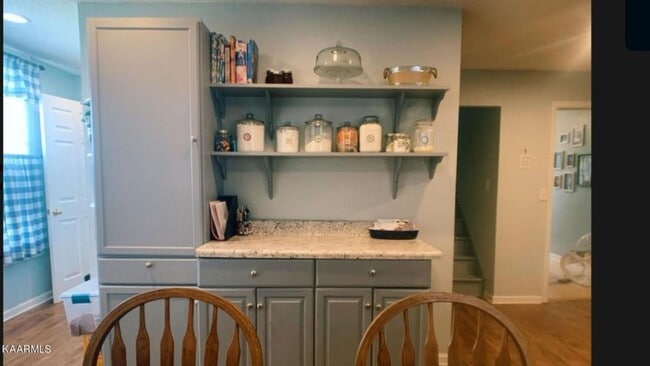 Building Photo - Maryville 37804 - 3 bedroom, 1.5 bath home - Call Troy Adams  865-233-6949