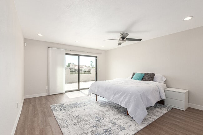 Building Photo - 8175 E Del Cuarzo Dr