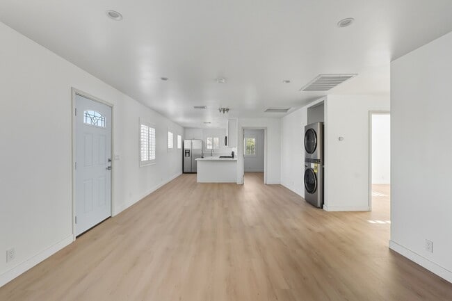 Building Photo - 13050 Terra Bella St