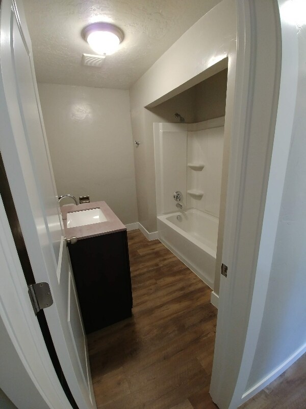 Building Photo - 383 E 400 N