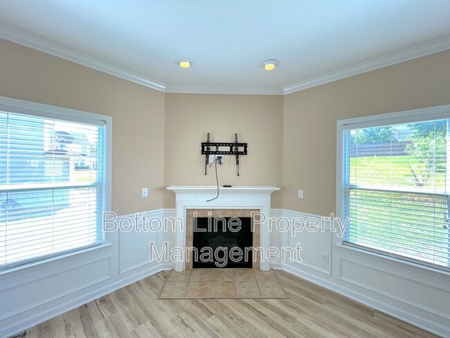 Building Photo - 815 Sarah Laura Ln
