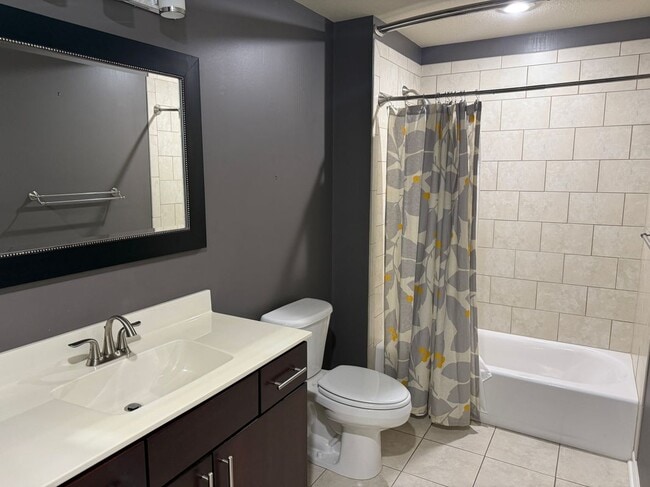 Building Photo - 12 Enclave Cir