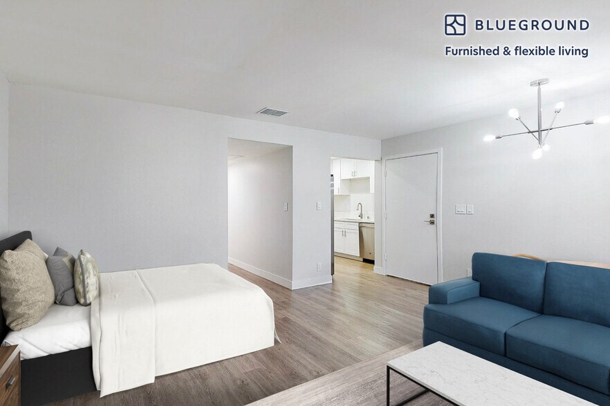 Building Photo - 11208 S Western Ave