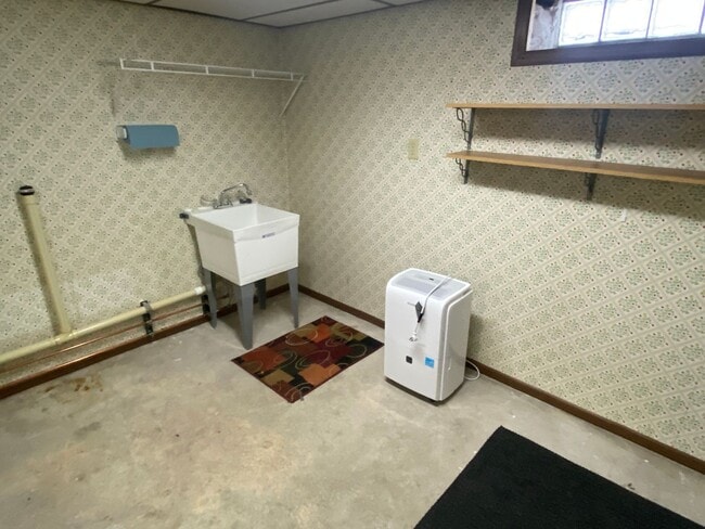 Building Photo - 2-Bedroom 1 Bath Ranch Style Home on Wausau's West Side