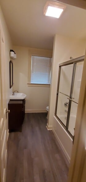 Building Photo - 1054 Cornwall Rd