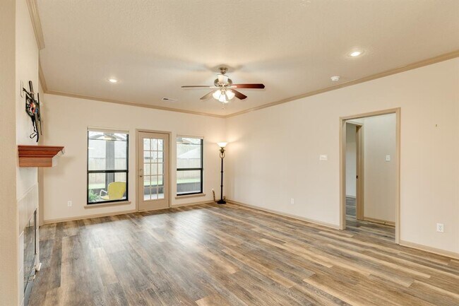 Building Photo - 112 Portulaca St