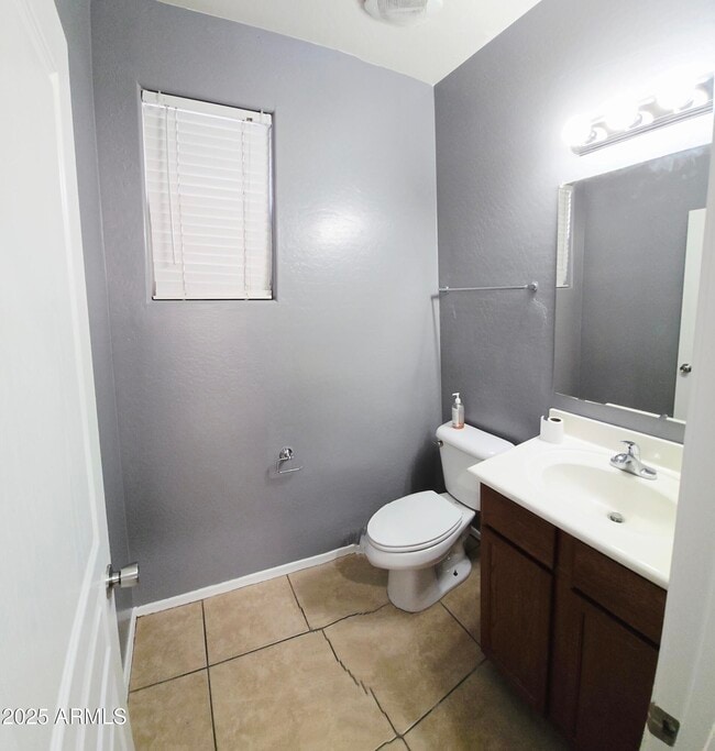Building Photo - 587 S Buena Vista Ct